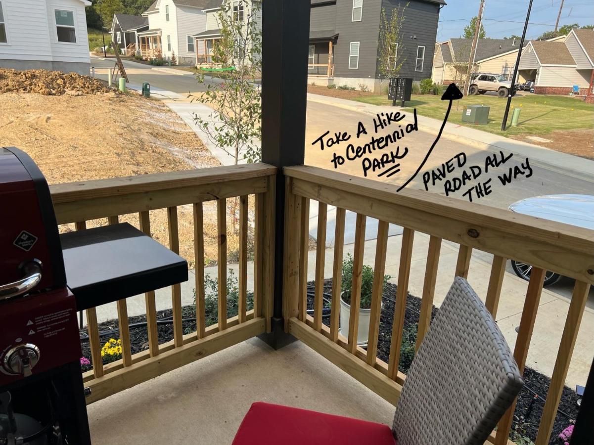 New Centennial Park Luxury Smart Home W Courtyard فاييتفيل، كارولاينا الشمالية المظهر الخارجي الصورة