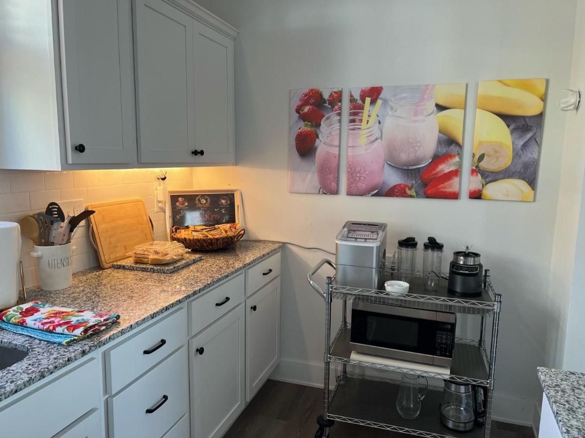 New Centennial Park Luxury Smart Home W Courtyard فاييتفيل، كارولاينا الشمالية المظهر الخارجي الصورة
