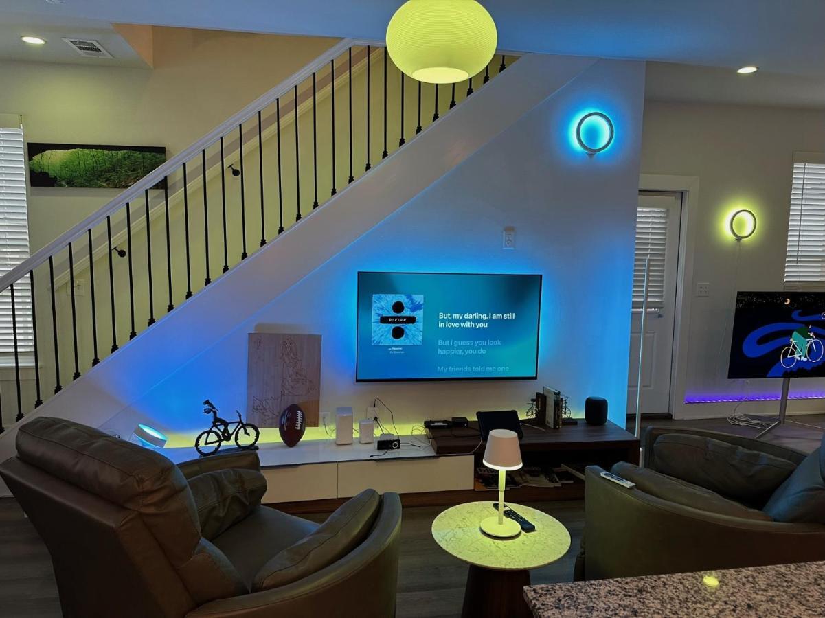 New Centennial Park Luxury Smart Home W Courtyard فاييتفيل، كارولاينا الشمالية المظهر الخارجي الصورة